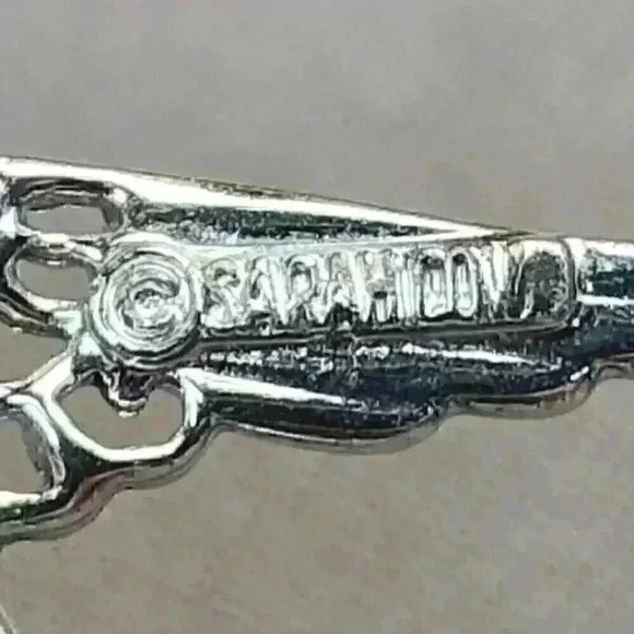 Vintage Sarah Coventry Bird Dove Silver-tone Brooch Pin Textured Filigree Wings - Picture 3 of 3